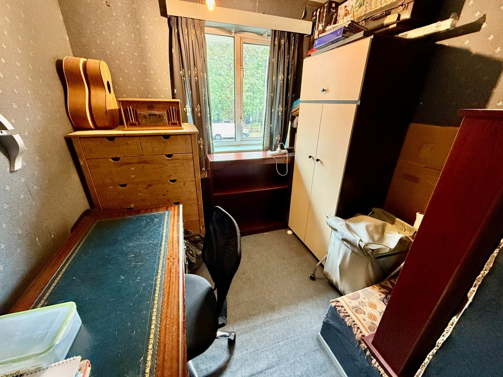 Lot: 148 - SEMI-DETACHED HOUSE FOR REFURBISHMENT - Bedroom three